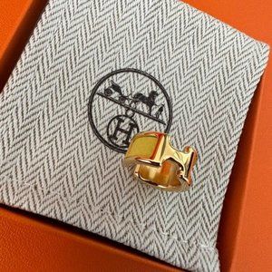 Hermes Niloticus Lizard Olympe Ear Cuff Small Model in Gold, Jaune Citron